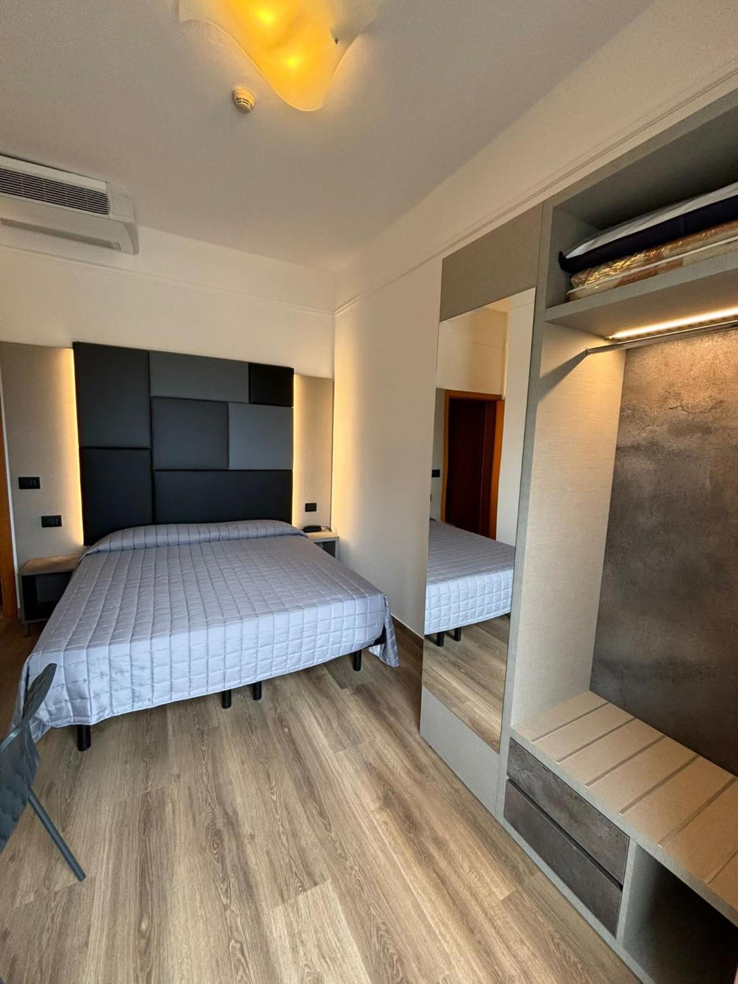 Hotel Cobalto Rimini Exterior photo